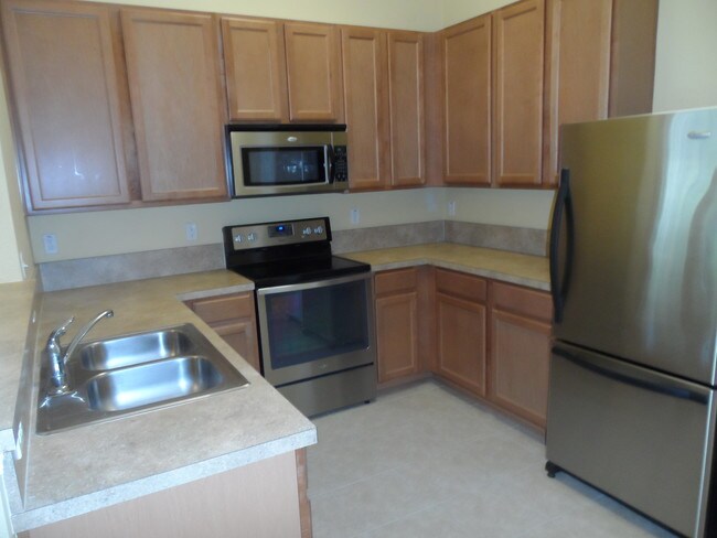 Fotografía del edificio - 575 Oakleaf Plantation Pky