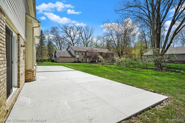 Building Photo - 15115 Fairfield St