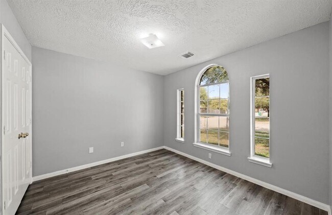 Foto del edificio - 20515 Spring Orchard Ln