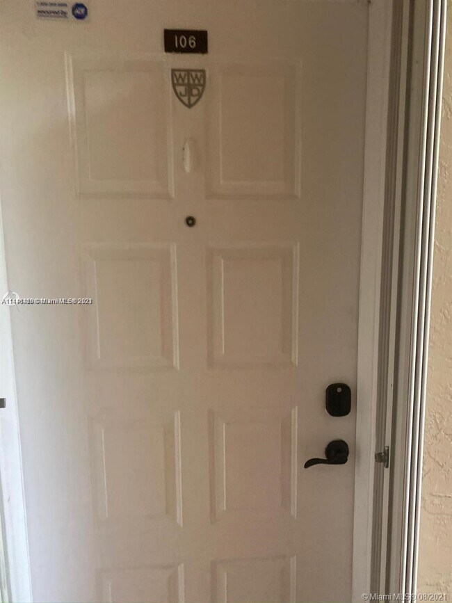 Foto del edificio - 4630 NW 102nd Ave