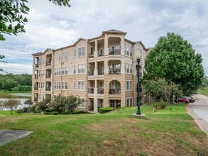 Building Photo - 3351 Cascades Ct