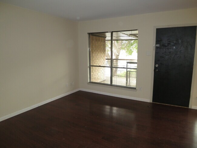 Building Photo - 202-E Eden at Avondale
