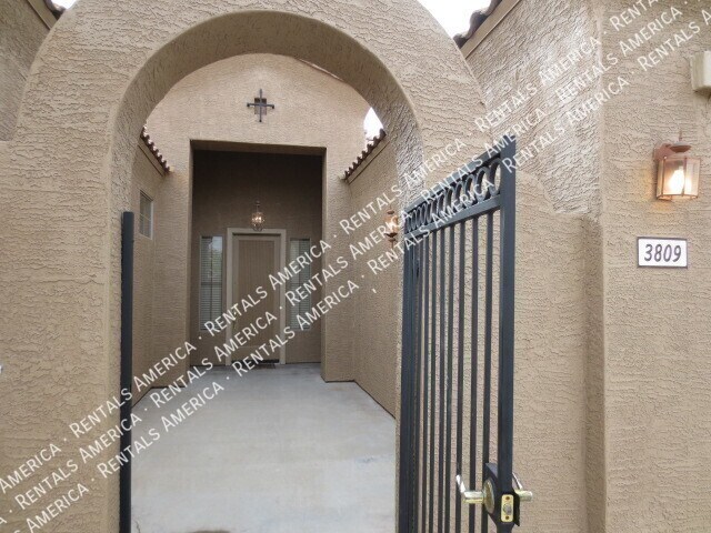 Foto del edificio - 3809 E Fruitvale Ave