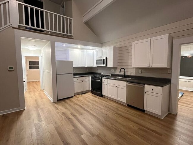 Foto del edificio - 2135 Turnpike Rd