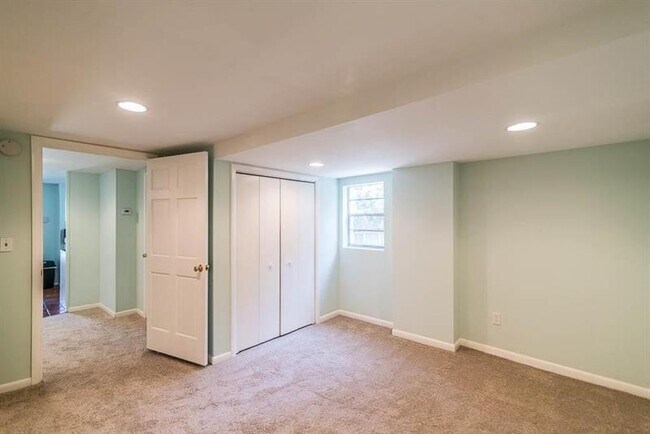 Foto del edificio - 800 E Morningside Dr NE