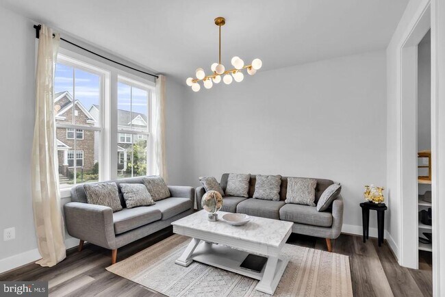 Building Photo - 41919 Spring Air Dr