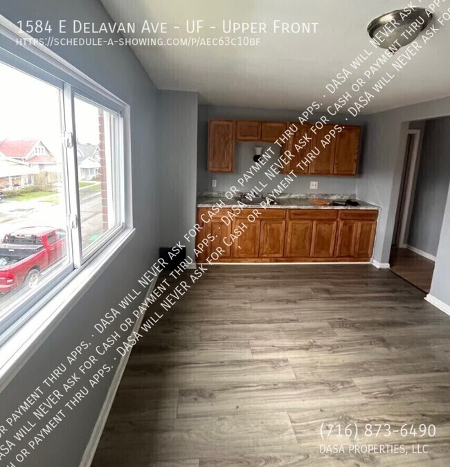 Foto del edificio - 1584 E Delavan Ave