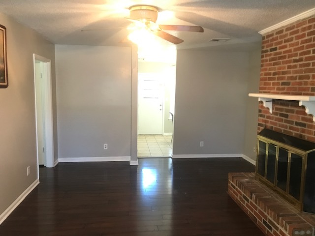 Building Photo - 752 Amity Ln