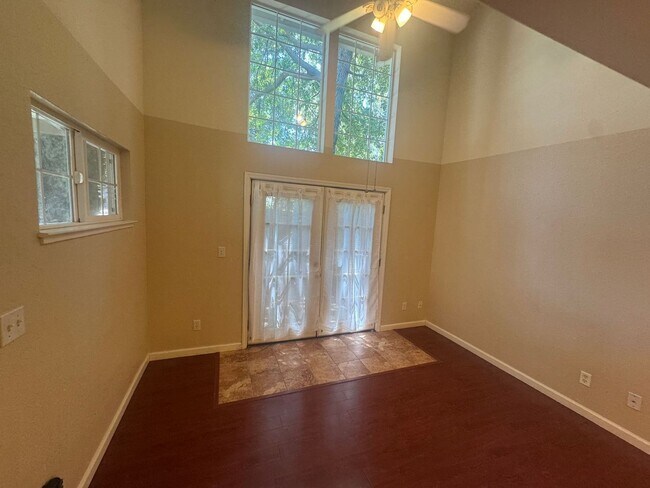 Foto del edificio - Davis - Centrally Located Home