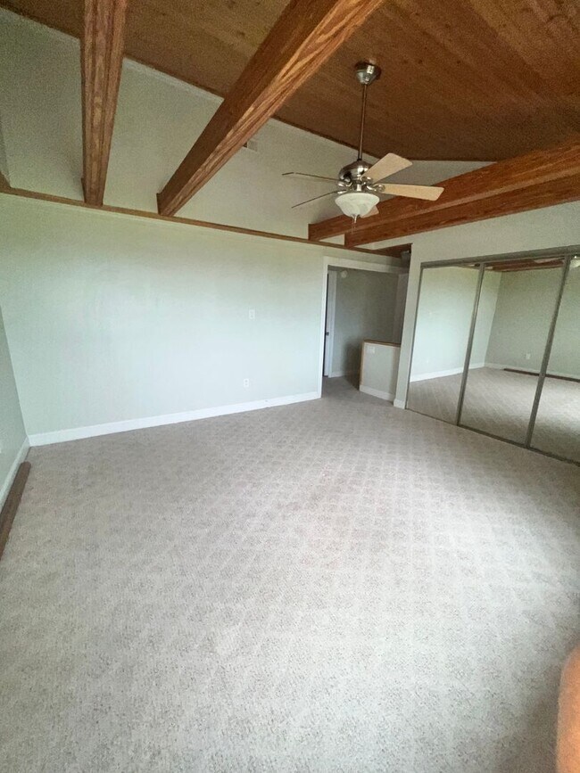 Foto del edificio - Downtown Condo/Townhouse with Water View
