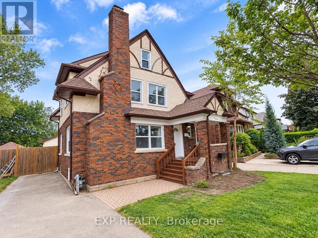 Building Photo - 4883 Simcoe St