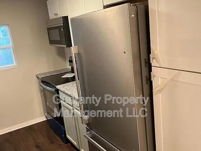 Building Photo - 1005 N King Ave