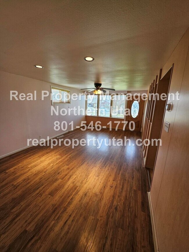Building Photo - 4 Bedroom Rambler Now Available in Layton