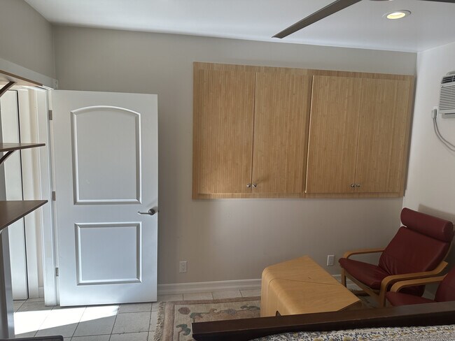 Building Photo - 10146 Alpine Dr