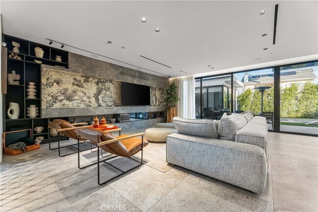 Foto del edificio - 5106 Lindley Ave