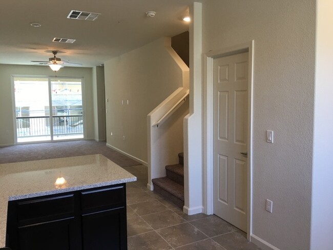 Building Photo - Luxury Townhouse - North McCarran