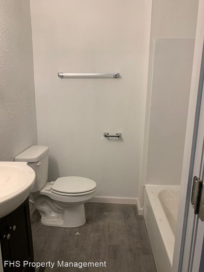 Building Photo - 3 br, 2 bath House - 2113 N East