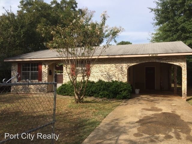 Primary Photo - 4 br, 1 bath House - 4632 6L Westwood Park