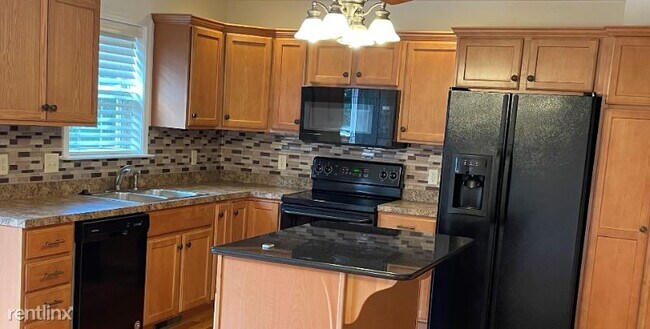 Building Photo - 3 br, 3 bath Townhome - 532 Meadow Croft Cir
