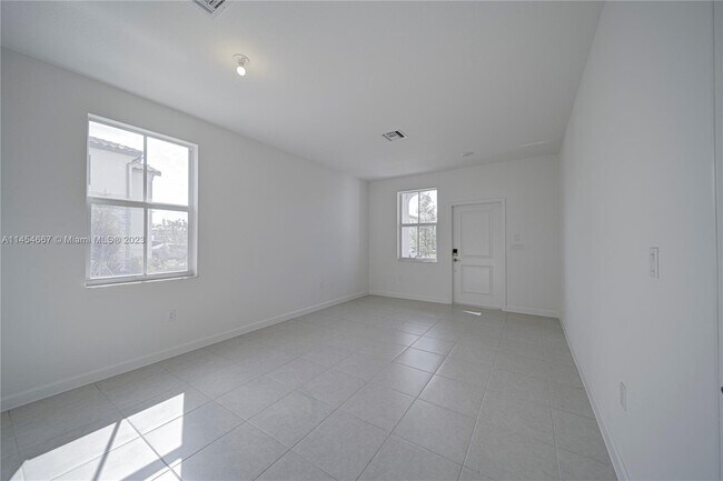 Building Photo - 11881 NW 47th Manor