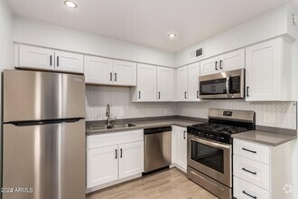 Building Photo - 3038 N 38th St