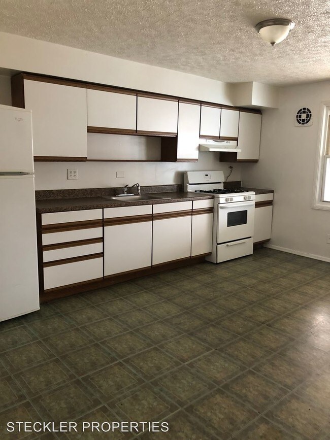 Building Photo - 3 br, 1.5 bath House - 8133 Mid Haven Road