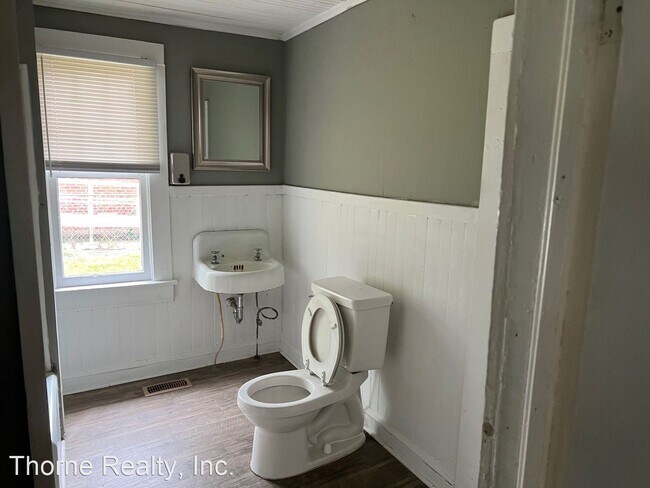 Building Photo - 3 br, 1 bath House - 703 Cokey Road