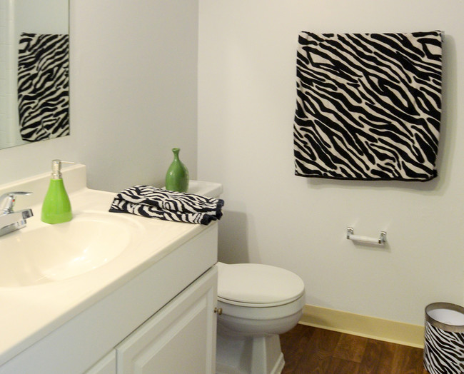 Building Photo - Grosvenor North Townhomes