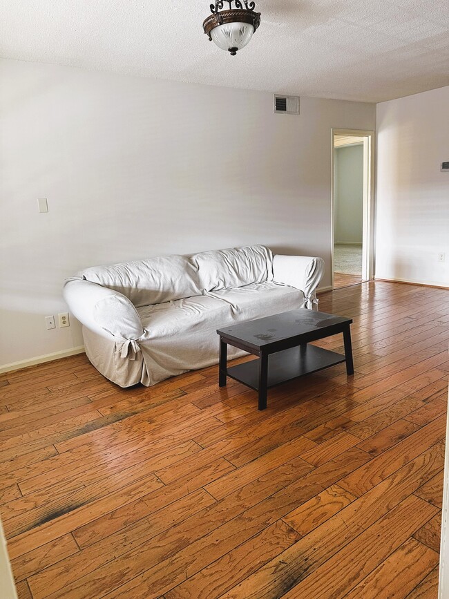 Foto del edificio - 3413 Sandner Ct