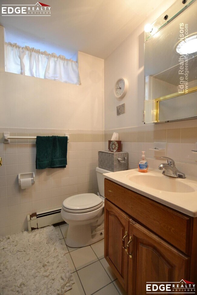 Building Photo - 283 Market St