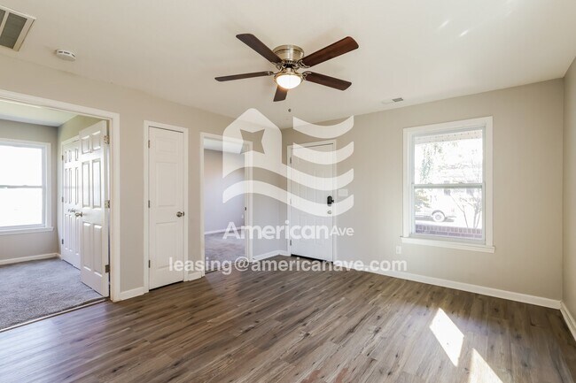 Building Photo - 2218 W Madison St