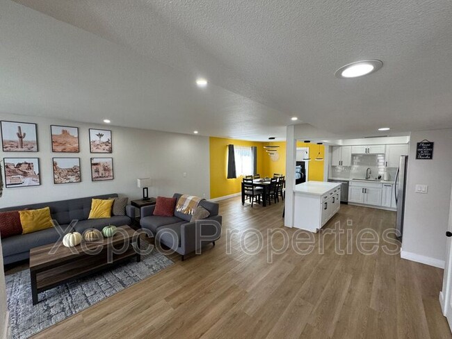 Building Photo - 66735 Buena Vista Ave