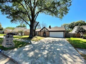 Building Photo - 15638 Boulder Oaks Dr
