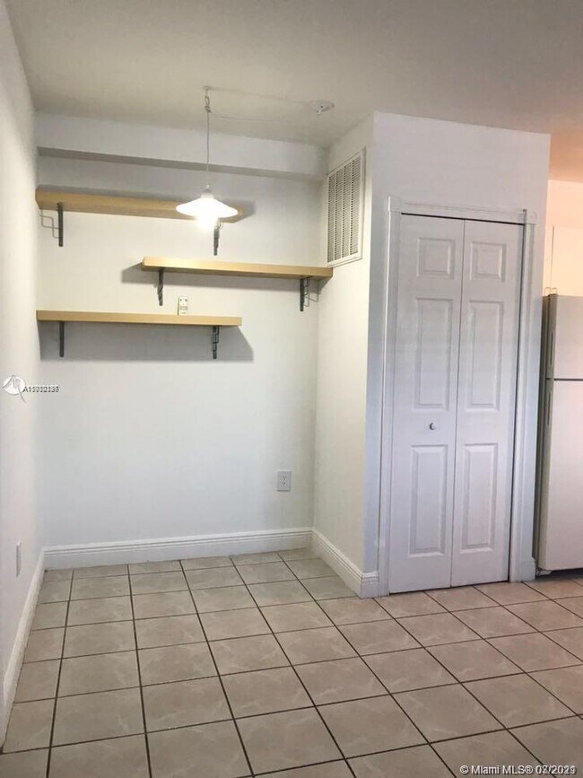 Foto del edificio - 7901 SW 64th Ave