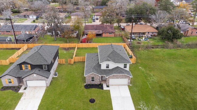 Foto del edificio - 412 Magnolia Ln