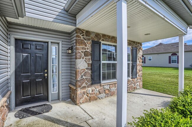 Building Photo - 312 Sleepy Hollow Dr