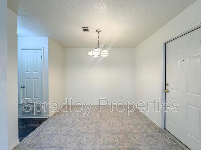 Foto del edificio - 4501A John David Dr