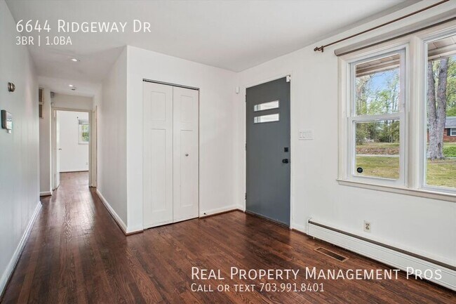 Building Photo - 6644 Ridgeway Dr