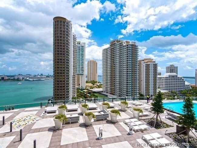 Building Photo - 465 Brickell Ave