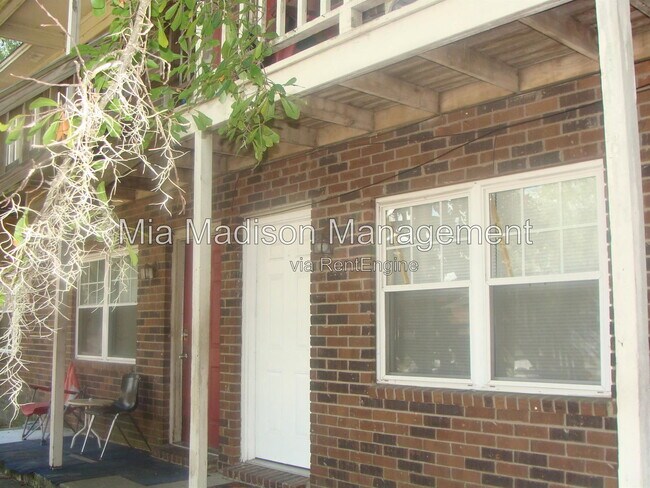 Foto del edificio - 1 Oak Forest Ln