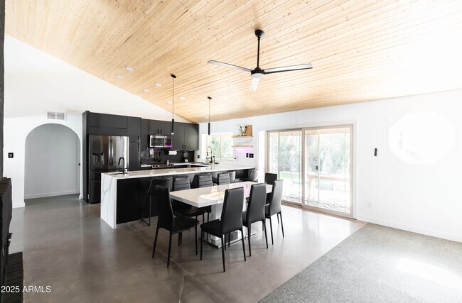 Foto del edificio - 4317 E Ludlow Dr