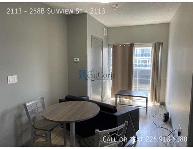 Building Photo - 258B-258B Sunview St