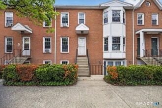 Building Photo - 902 State St