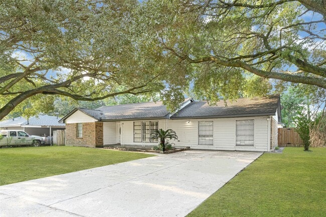Building Photo - 122 Gruss Dr