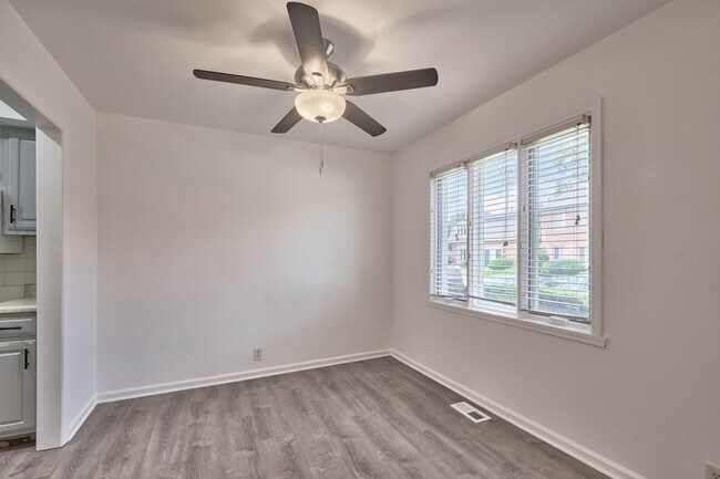 Foto del edificio - 8511 Canterbury Square W