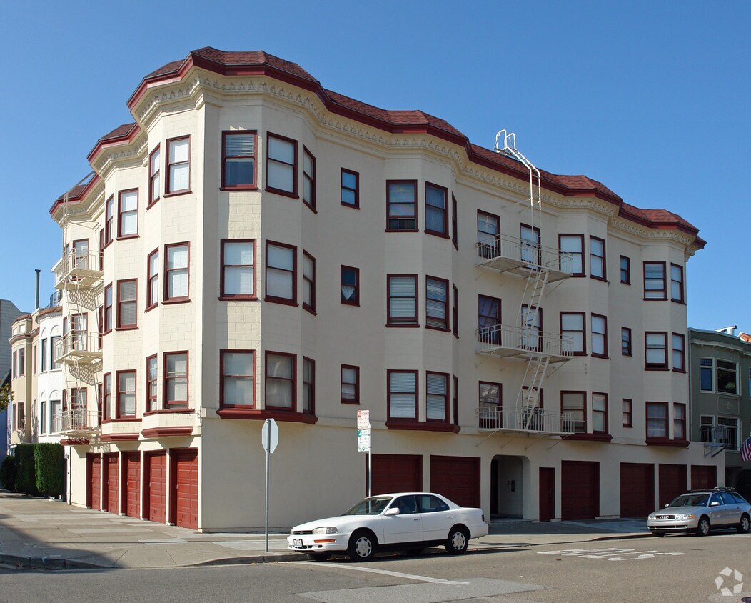 Primary Photo - 2301 Bay St
