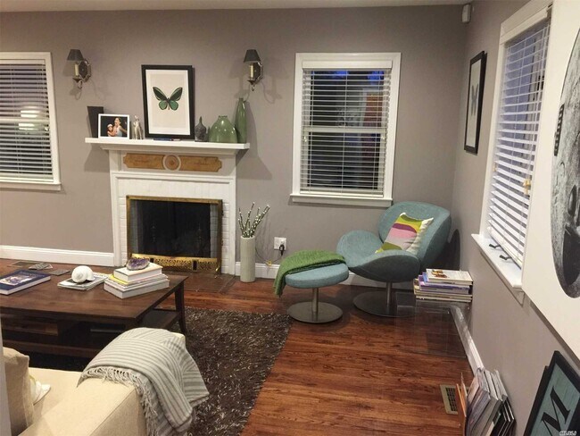 Foto del edificio - 7 Willits Rd