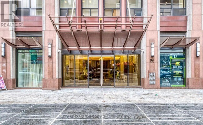 Photo du bâtiment - 85 Bloor St E