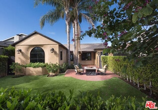 Building Photo - 139 S Kilkea Dr