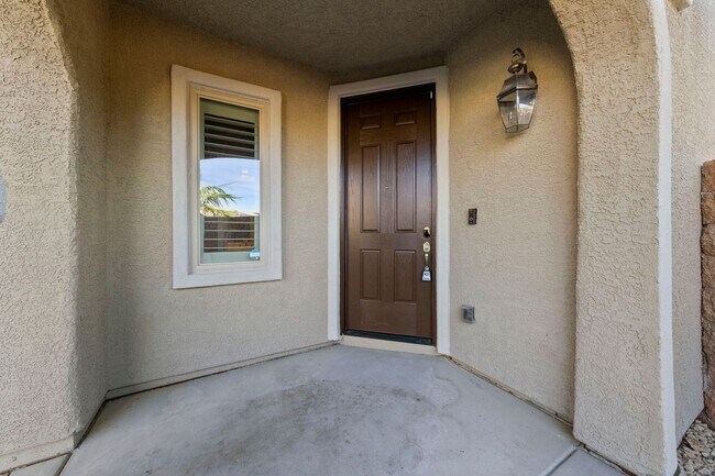 Building Photo - Luxury Living in Henderson's Tuscany: Spacious 4 Bedroom Home with Expansive Yard & More!